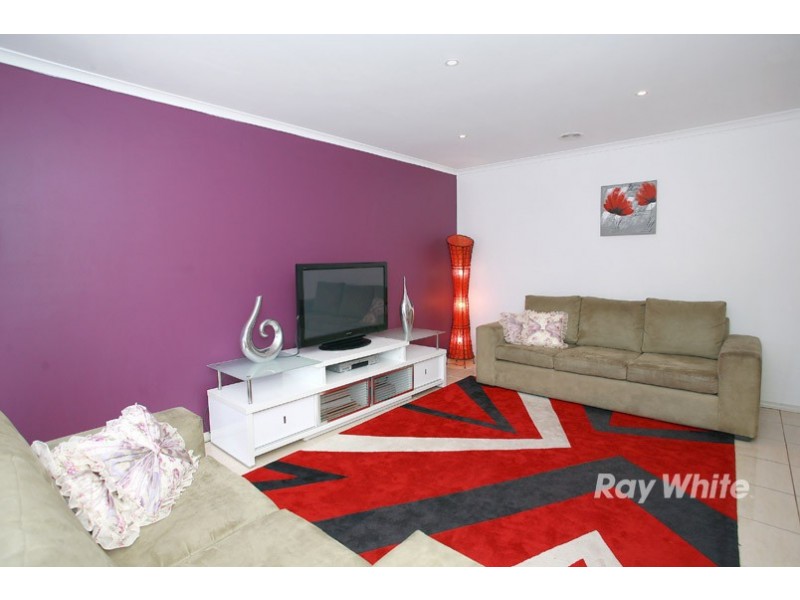 6 Rose Bush Court, Lyndhurst VIC 3975