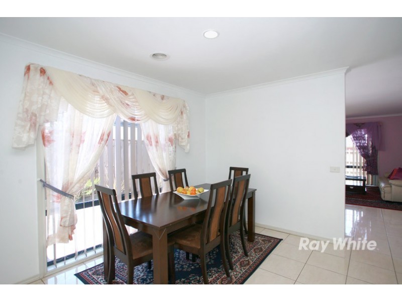 6 Rose Bush Court, Lyndhurst VIC 3975