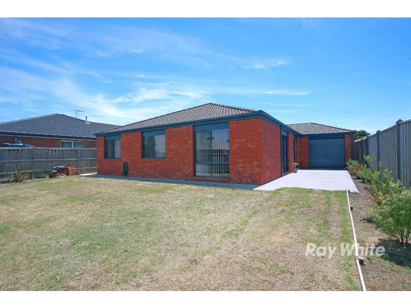 6 Rose Bush Court, Lyndhurst VIC 3975