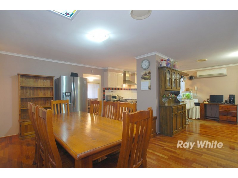 3 Reginald Court, Cranbourne West VIC 3977