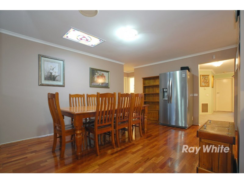 3 Reginald Court, Cranbourne West VIC 3977