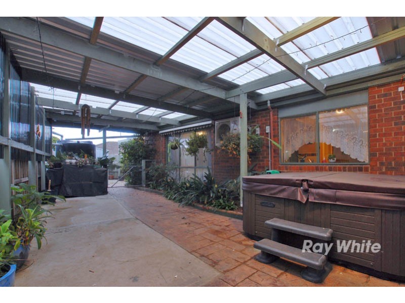 3 Reginald Court, Cranbourne West VIC 3977