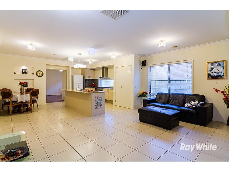 44 Brookwater Parade, Lyndhurst VIC 3975