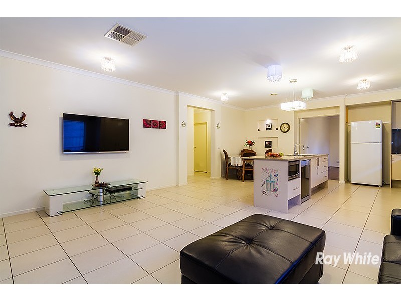 44 Brookwater Parade, Lyndhurst VIC 3975