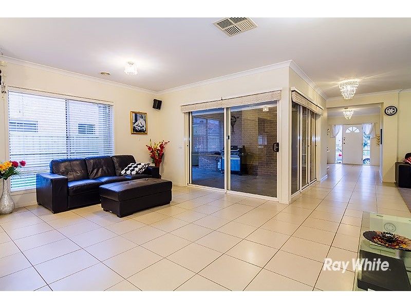 44 Brookwater Parade, Lyndhurst VIC 3975