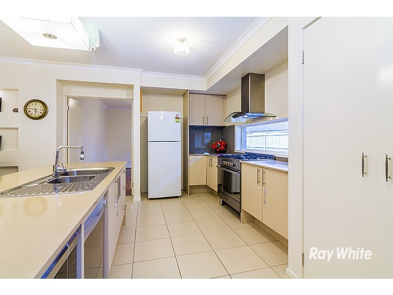 44 Brookwater Parade, Lyndhurst VIC 3975