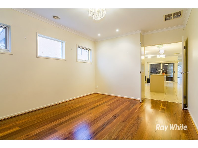 44 Brookwater Parade, Lyndhurst VIC 3975