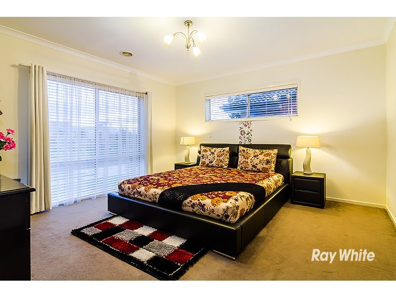 44 Brookwater Parade, Lyndhurst VIC 3975