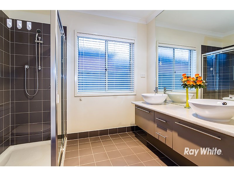 44 Brookwater Parade, Lyndhurst VIC 3975