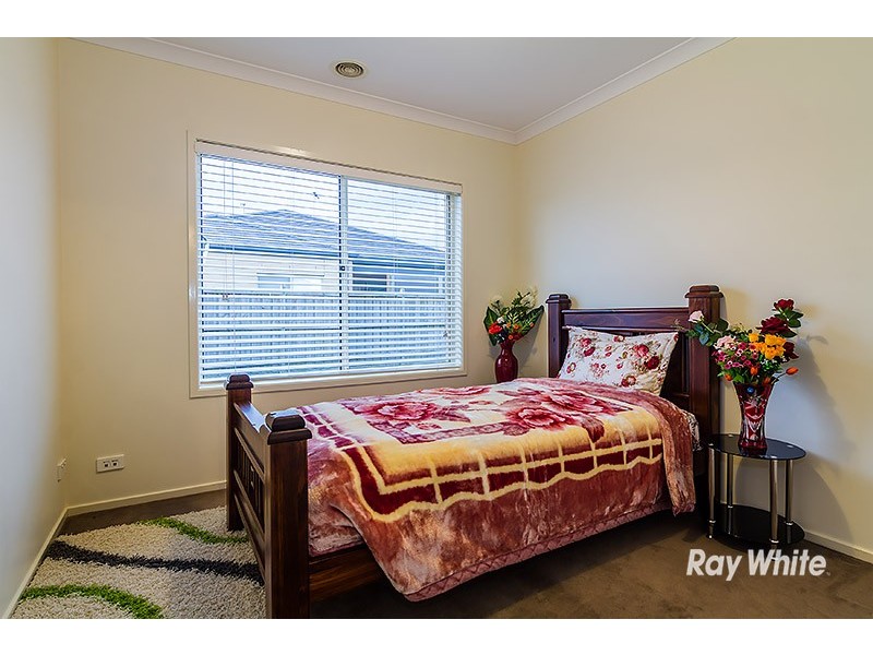 44 Brookwater Parade, Lyndhurst VIC 3975