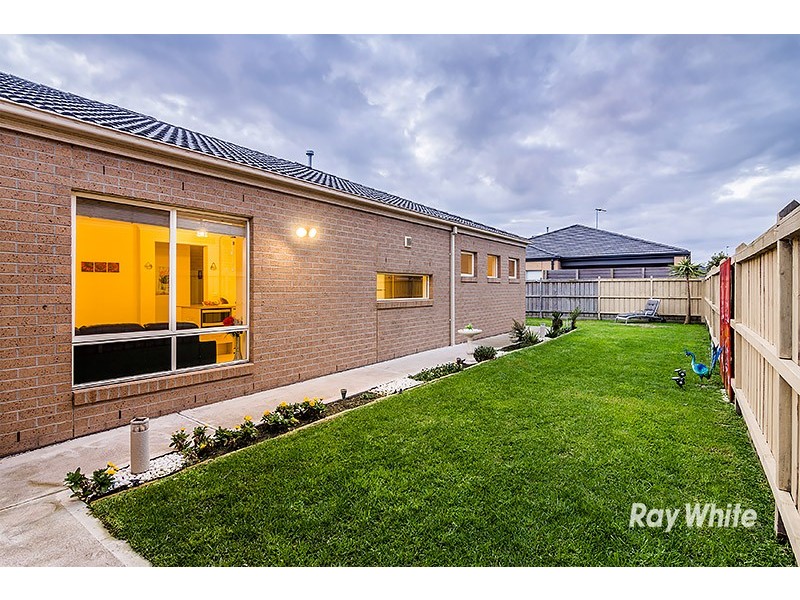 44 Brookwater Parade, Lyndhurst VIC 3975