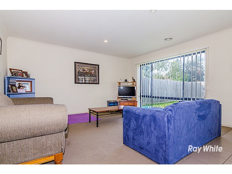 25 Phoenix Avenue, Cranbourne VIC 3977