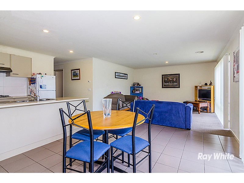 25 Phoenix Avenue, Cranbourne VIC 3977