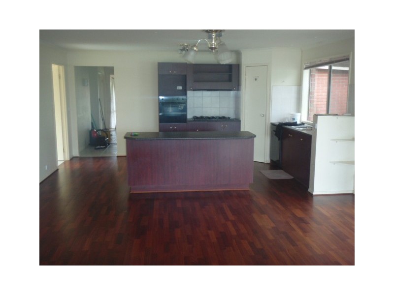 8 Exeter Place, Narre Warren South VIC 3805