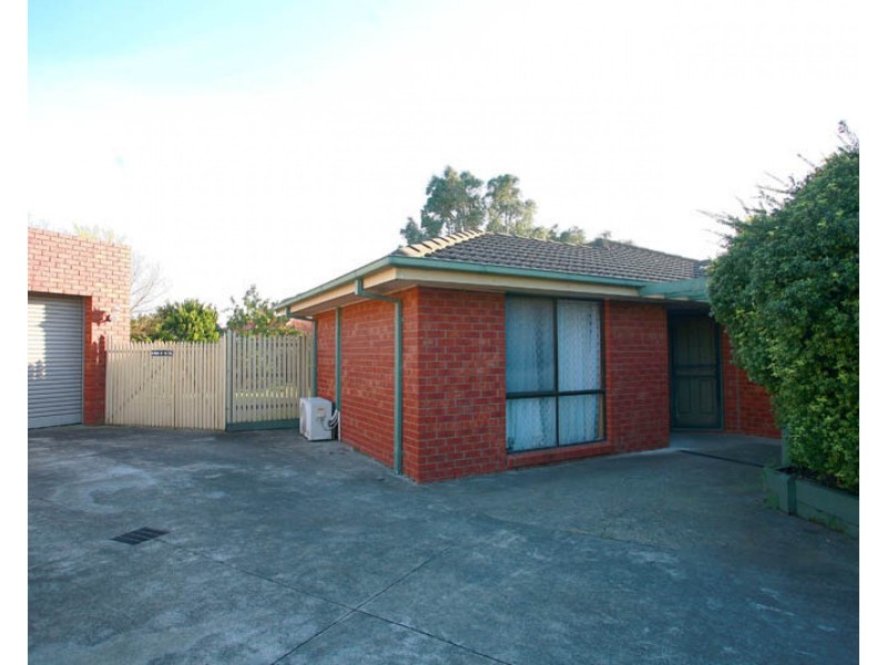 15 Manisa Place, Cranbourne VIC 3977
