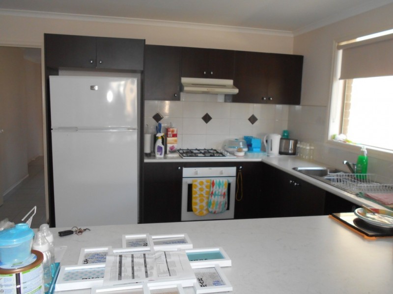 24 Tyndall Street, Cranbourne East VIC 3977