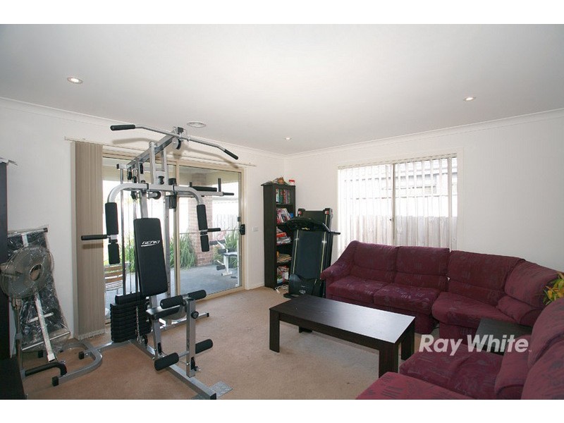 14 Islington Avenue, Cranbourne North VIC 3977