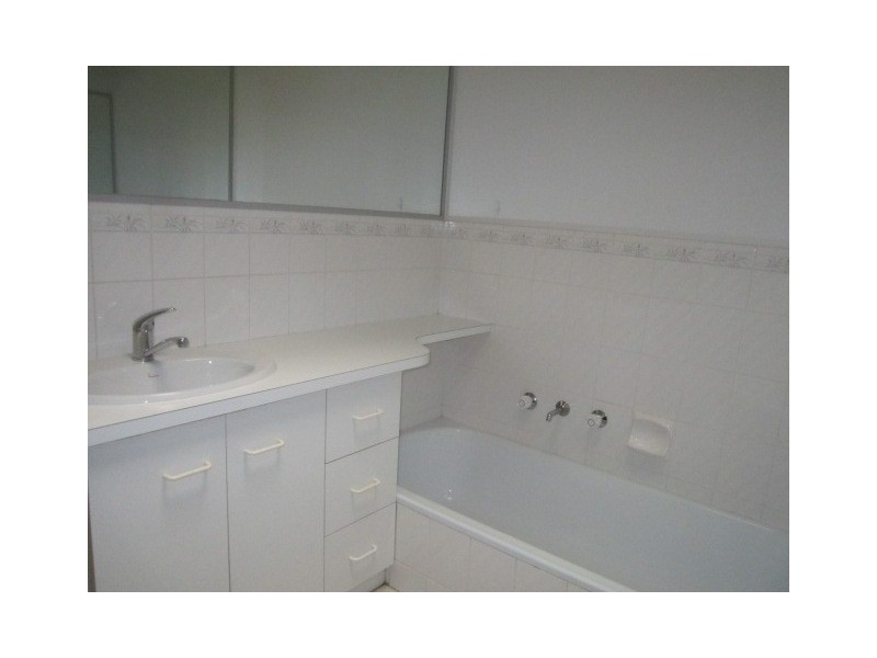 11 Duff Street, Cranbourne VIC 3977