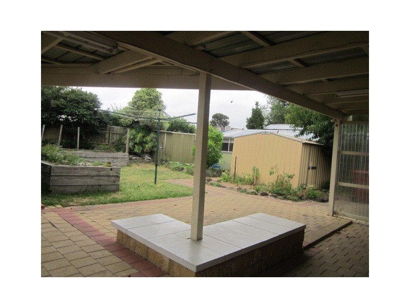 11 Duff Street, Cranbourne VIC 3977