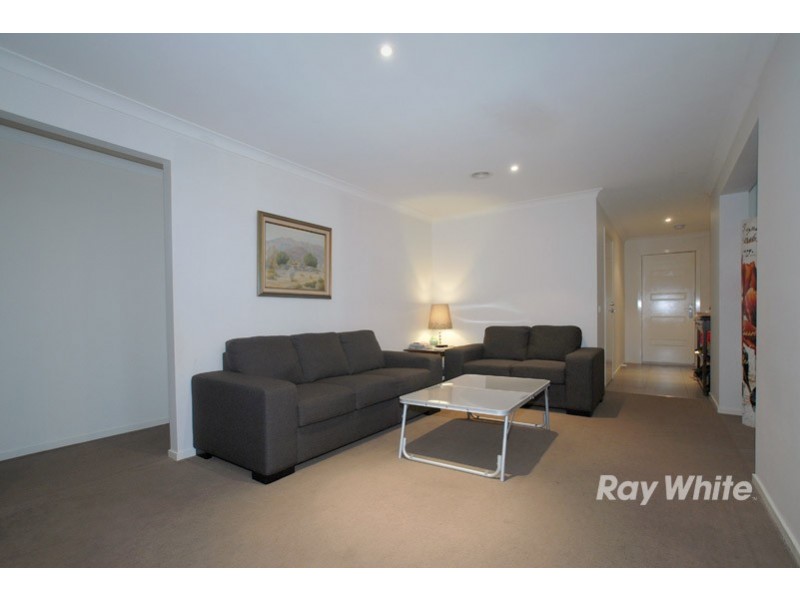 10 Devlin Place, Cranbourne North VIC 3977