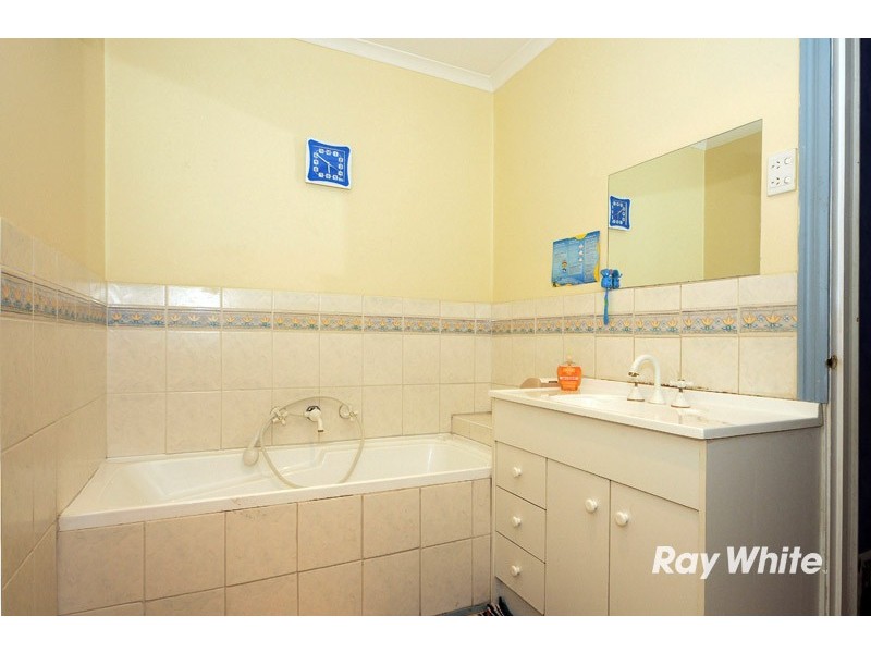 9 Parkside Mews, Cranbourne West VIC 3977