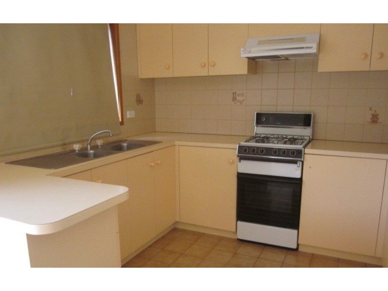 6/7-9 Tucker Street, Cranbourne VIC 3977
