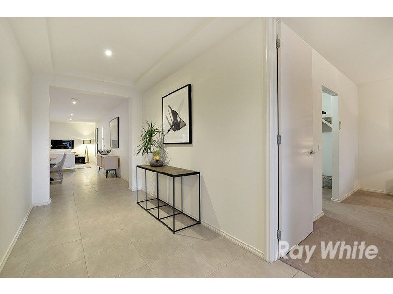 28 Melington Drive, Lyndhurst VIC 3975