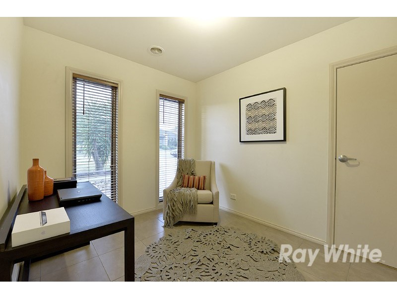 28 Melington Drive, Lyndhurst VIC 3975