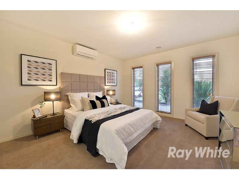 28 Melington Drive, Lyndhurst VIC 3975