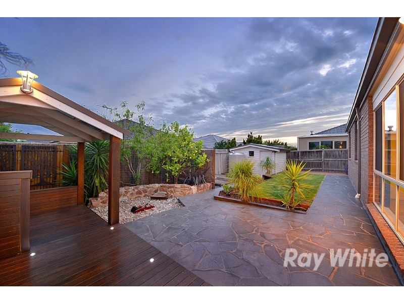 28 Melington Drive, Lyndhurst VIC 3975