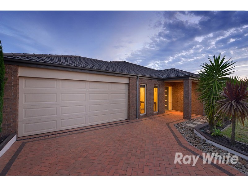 28 Melington Drive, Lyndhurst VIC 3975