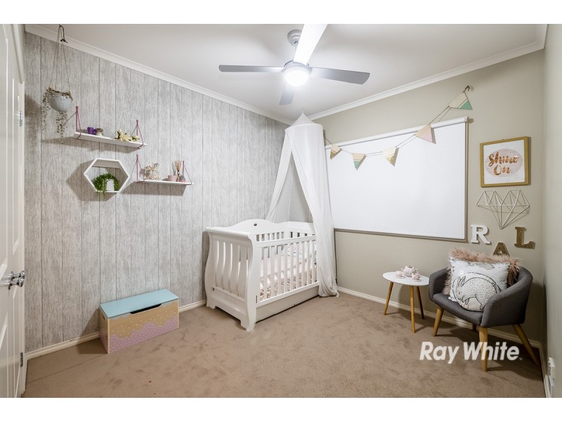 15 Ben Hall Street, Cranbourne East VIC 3977