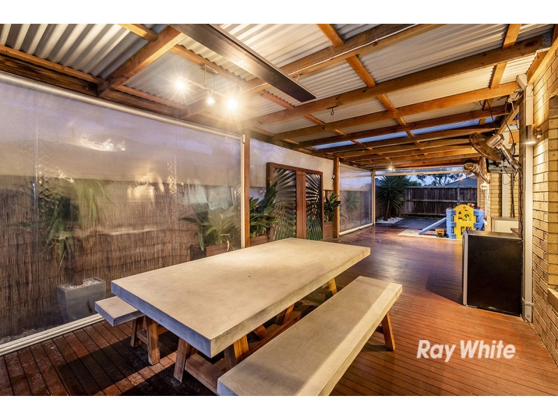 15 Ben Hall Street, Cranbourne East VIC 3977