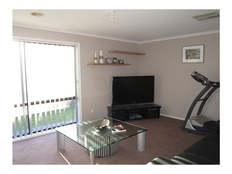 10 Formby Place, Cranbourne South VIC 3977