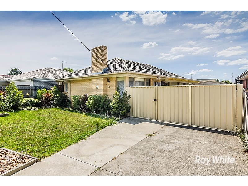 21 Bruce Street, Cranbourne VIC 3977