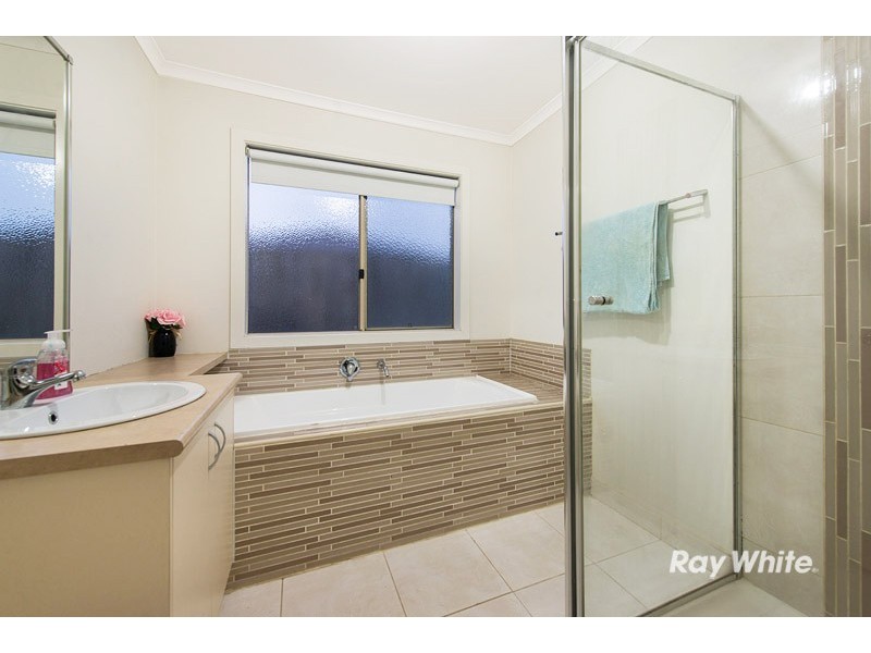 59 Taplan Crescent, Cranbourne West VIC 3977