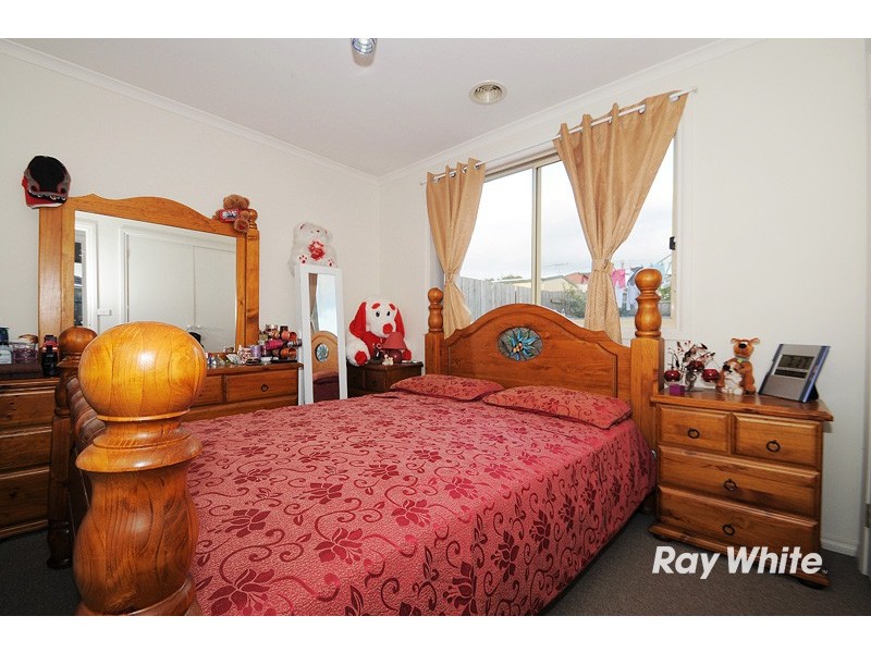 14 Providence Drive, Cranbourne West VIC 3977