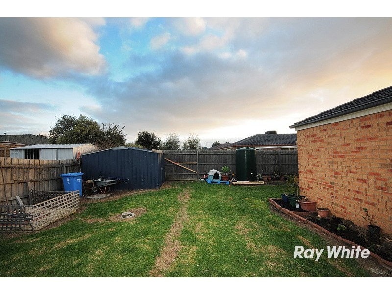 14 Providence Drive, Cranbourne West VIC 3977