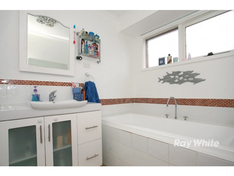 24 Taddor Drive, Cranbourne VIC 3977