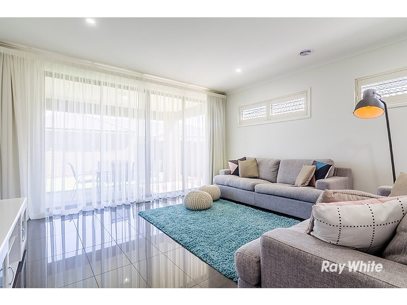 20 Forest Drive, Clyde North VIC 3978