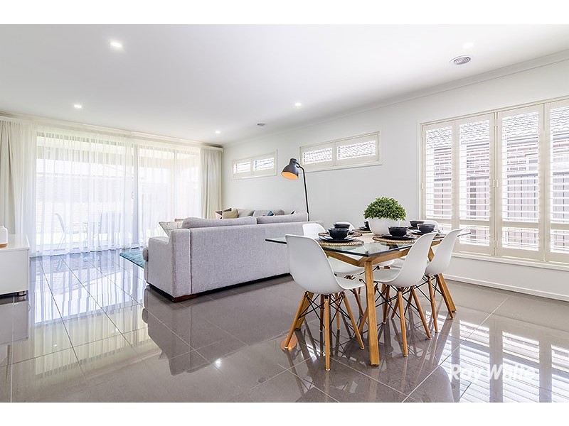 20 Forest Drive, Clyde North VIC 3978