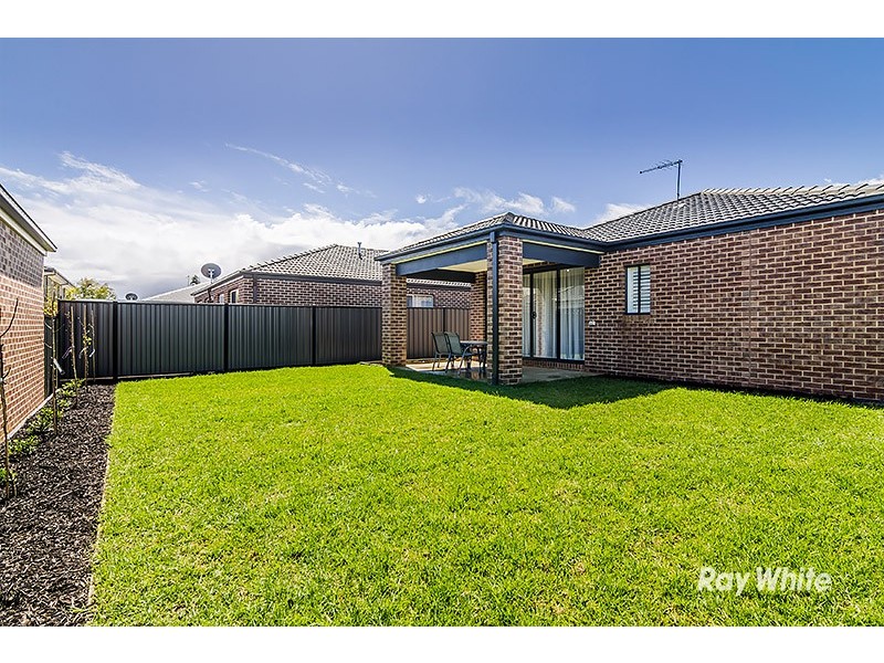 20 Forest Drive, Clyde North VIC 3978