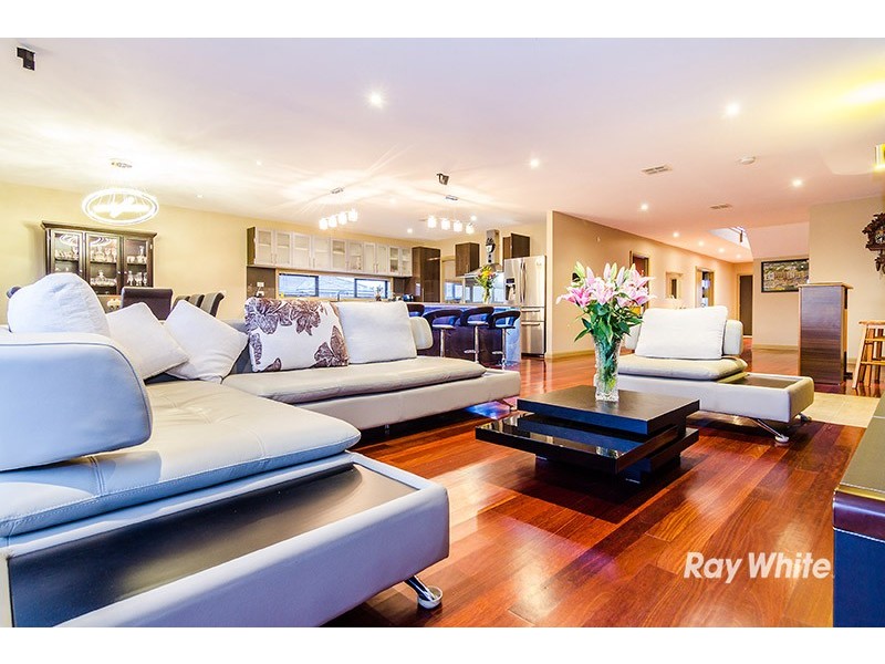 14 Carinya Court, Cranbourne North VIC 3977