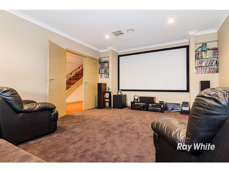14 Carinya Court, Cranbourne North VIC 3977