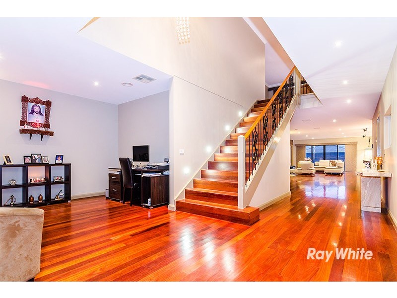 14 Carinya Court, Cranbourne North VIC 3977