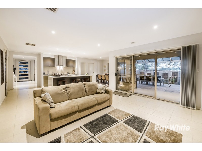 31 Merritt Avenue, Cranbourne West VIC 3977