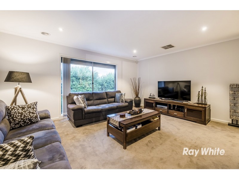 31 Merritt Avenue, Cranbourne West VIC 3977