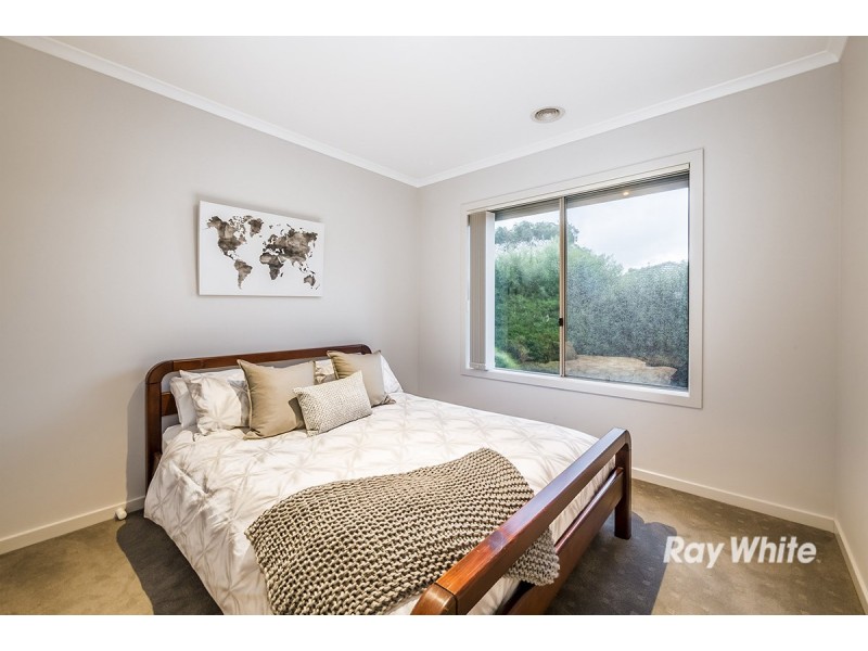 31 Merritt Avenue, Cranbourne West VIC 3977