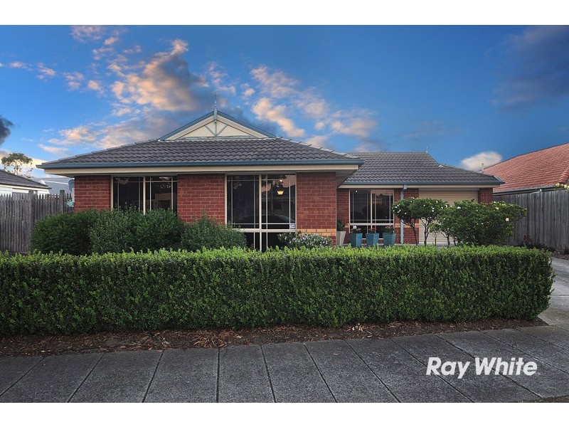 123 Hutchinson Drive, Lynbrook VIC 3975