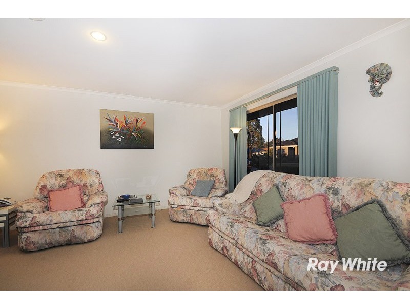 123 Hutchinson Drive, Lynbrook VIC 3975
